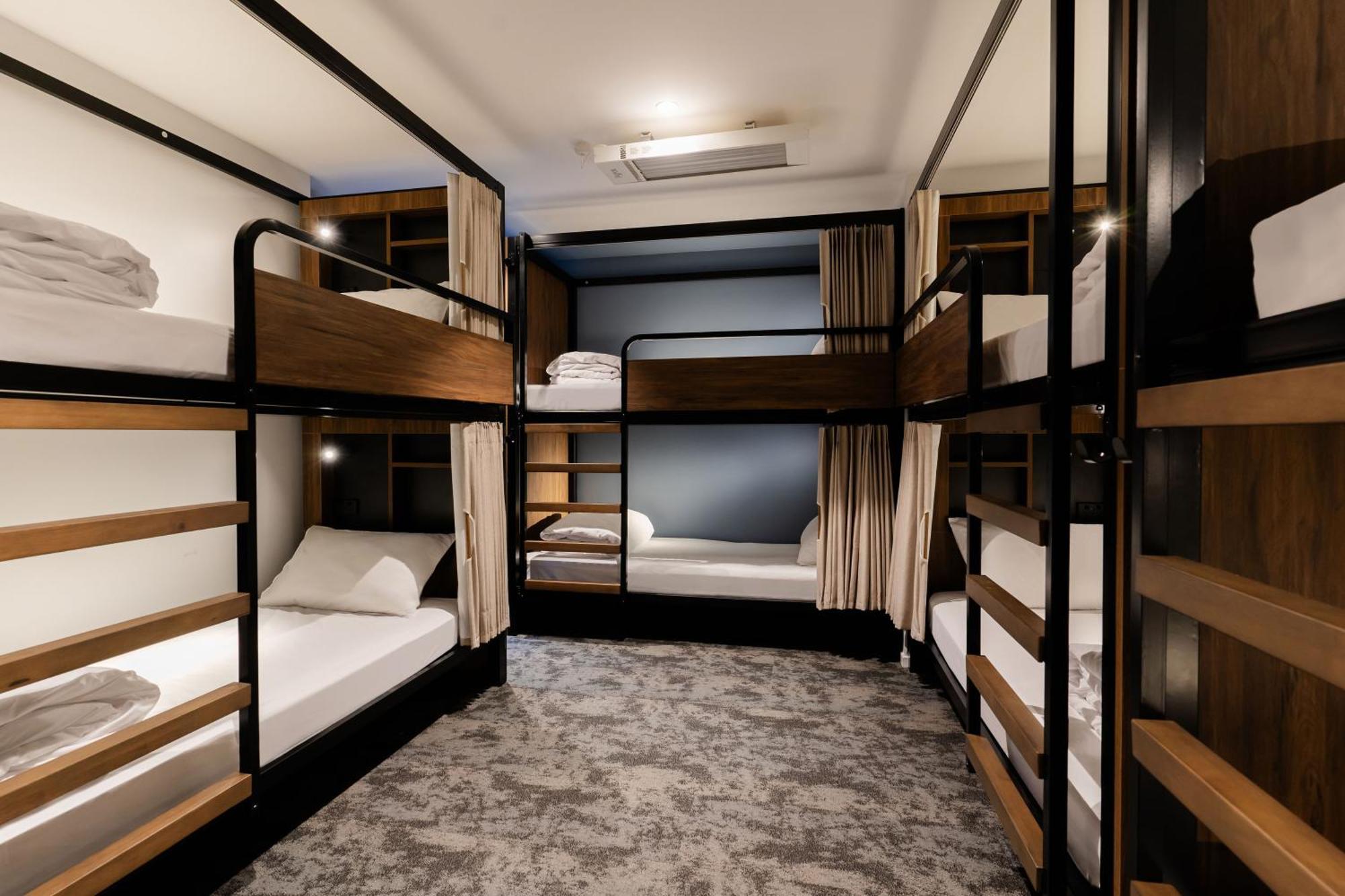 Haka House Wellington Hostel Exterior photo A typical capsule hotel room