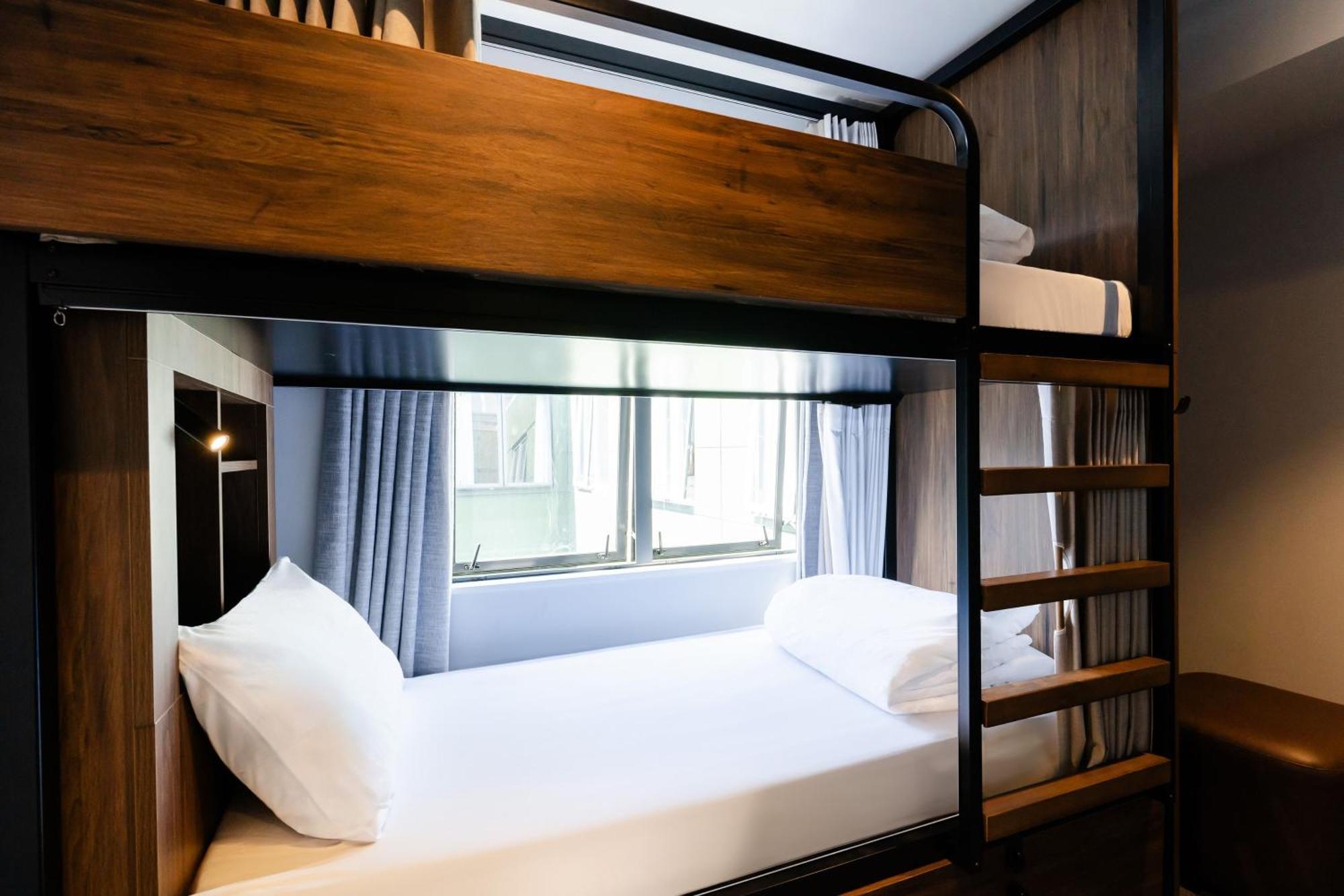 Haka House Wellington Hostel Exterior photo A bunk bed