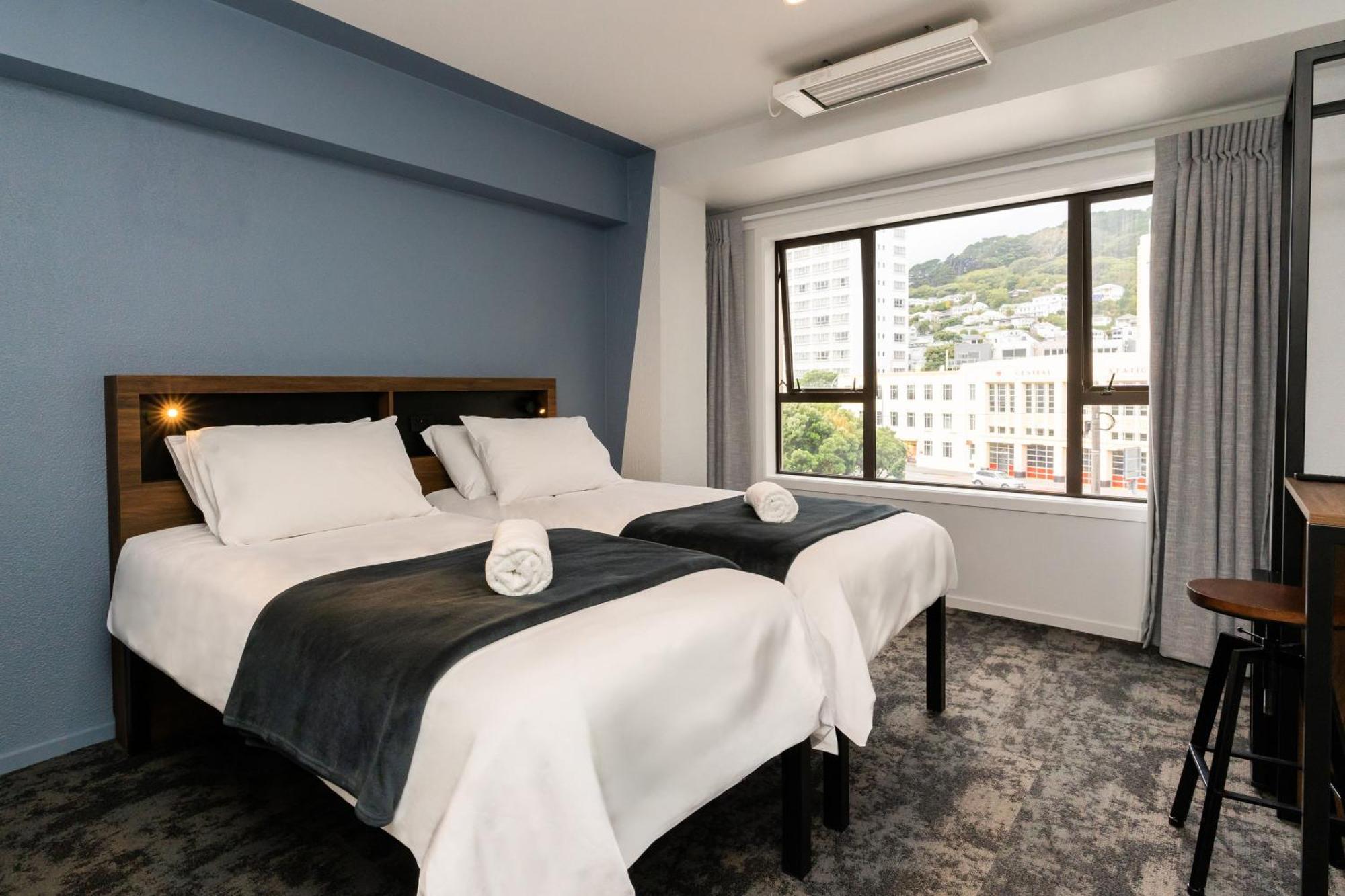 Haka House Wellington Hostel Exterior photo A room at the hotel