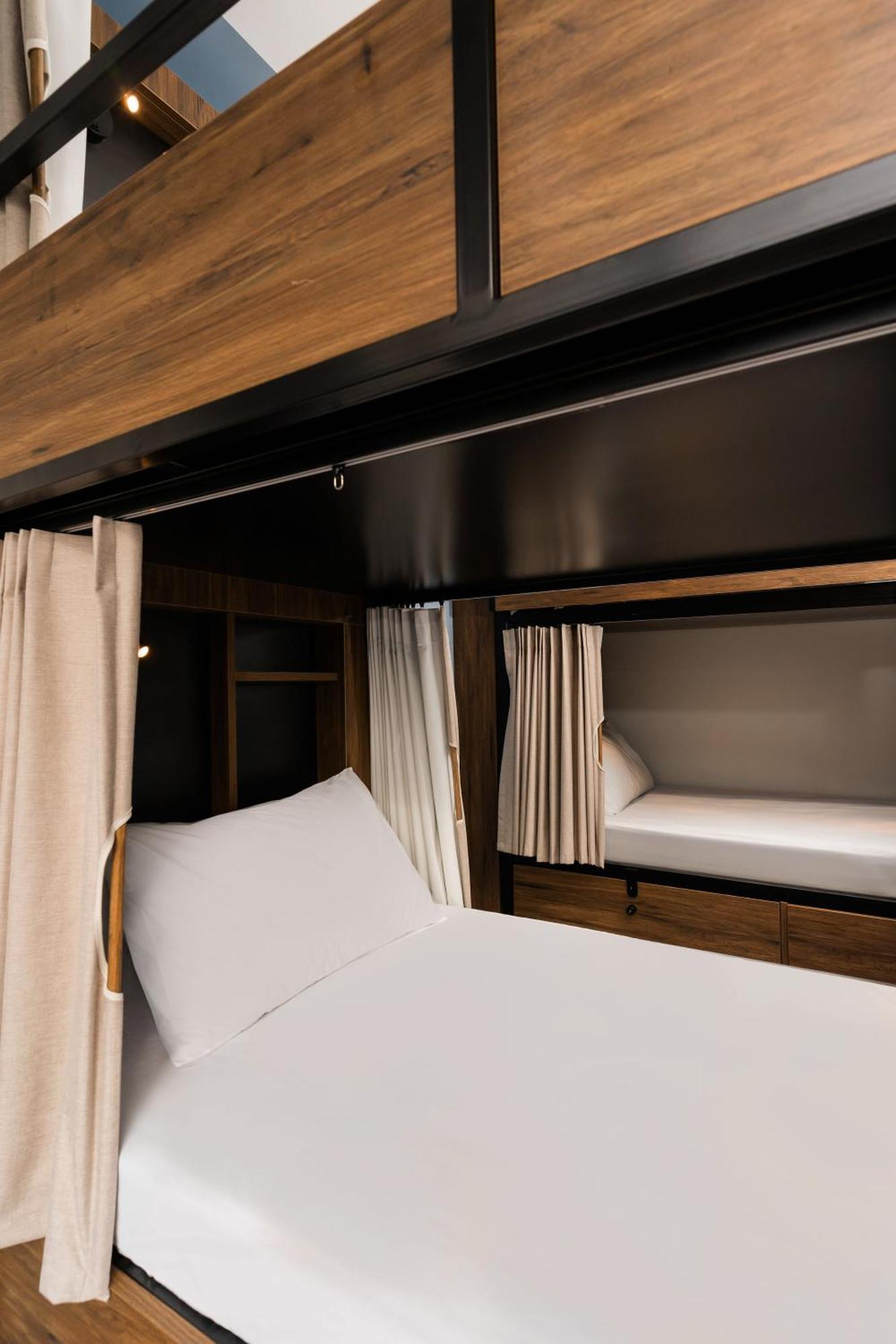 Haka House Wellington Hostel Exterior photo A bunk bed in a capsule hotel