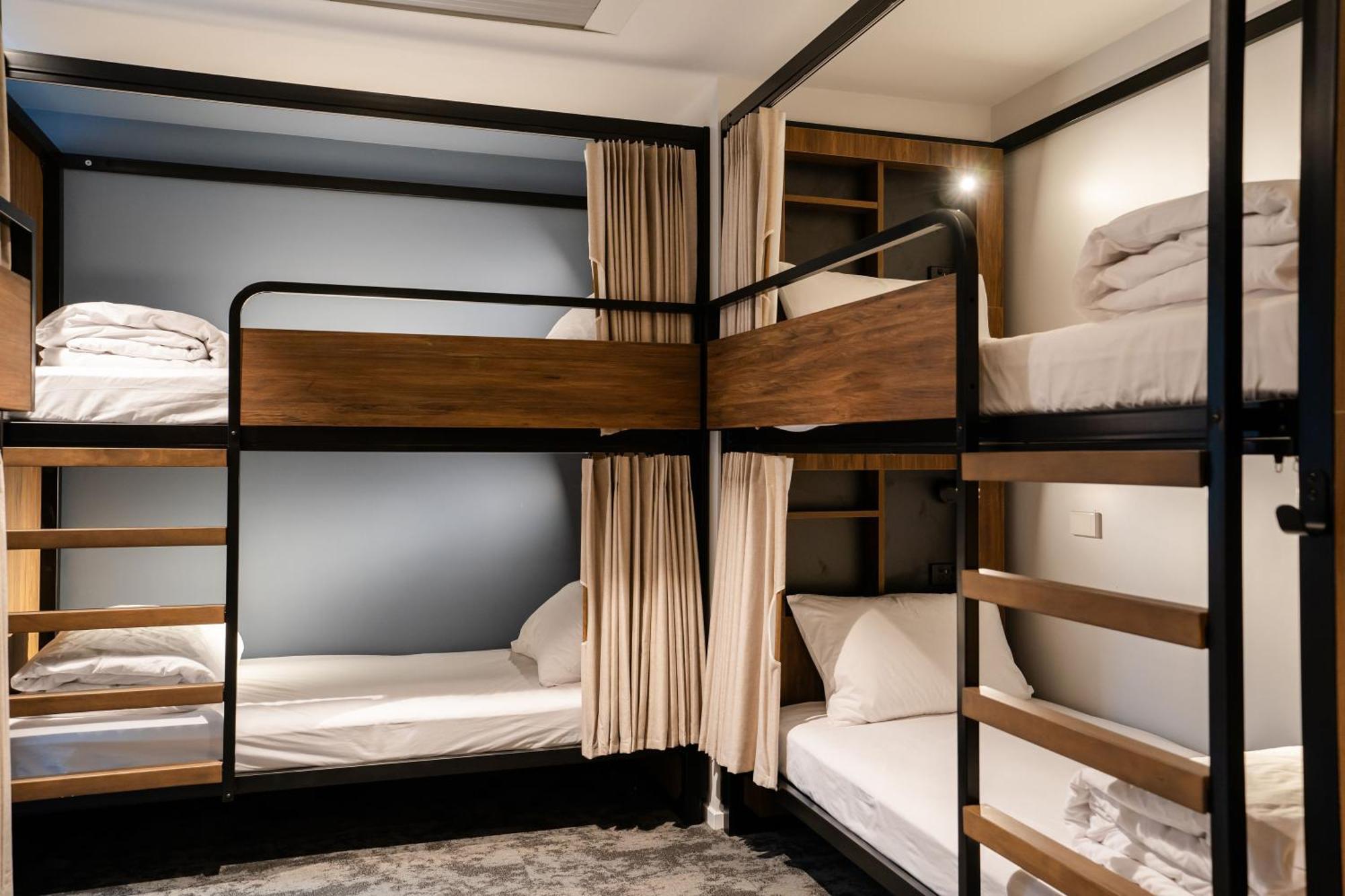 Haka House Wellington Hostel Room photo A capsule hotel in Tokyo