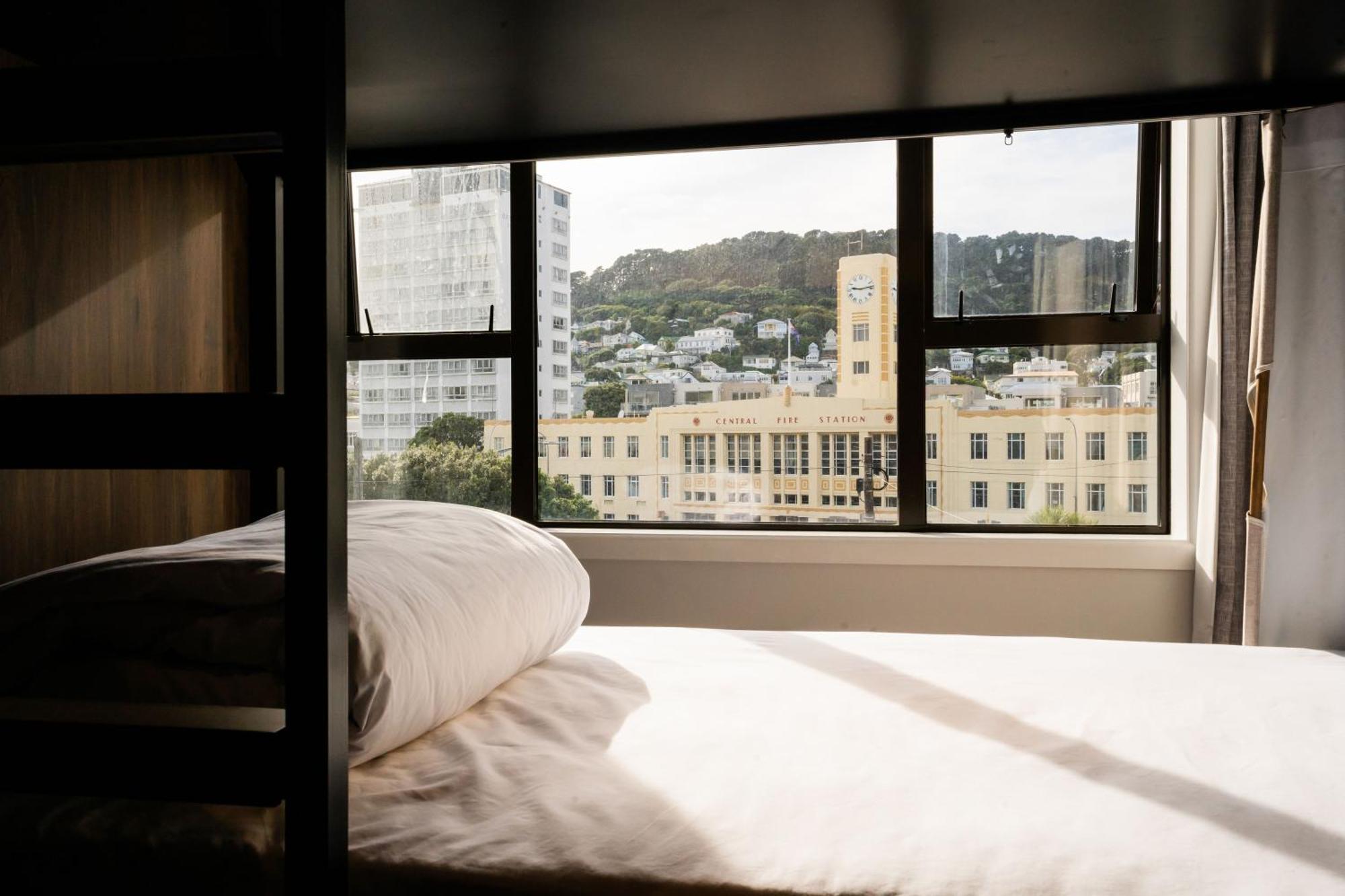 Haka House Wellington Hostel Exterior photo A room at the hotel